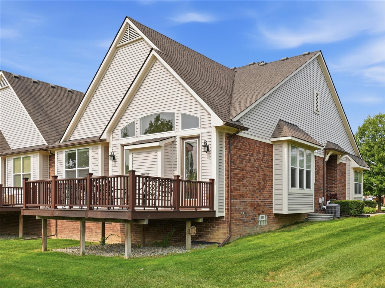 3rd image of 40466 Juniper Ct, Clinton Township, MI 48036 | MLS# 70552834