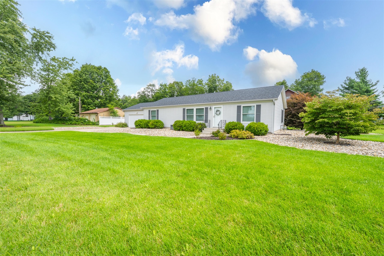 2nd image of 2199 Broadway, Benton Harbor, MI 49022 | MLS# 70552844