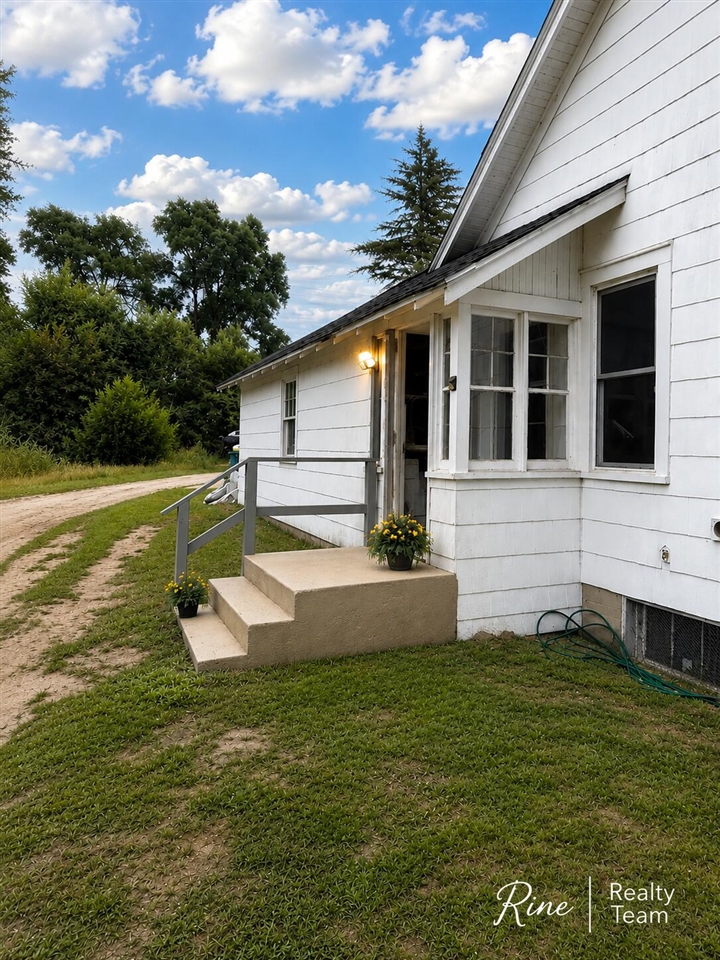 2nd image of 264 N Cass St, Morley, MI 49336 | MLS# 70552845