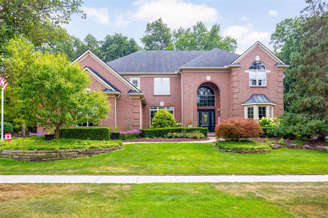 2nd image of 2280 Ivy Hill Dr, Commerce Township, MI 48382 | MLS# 70552847