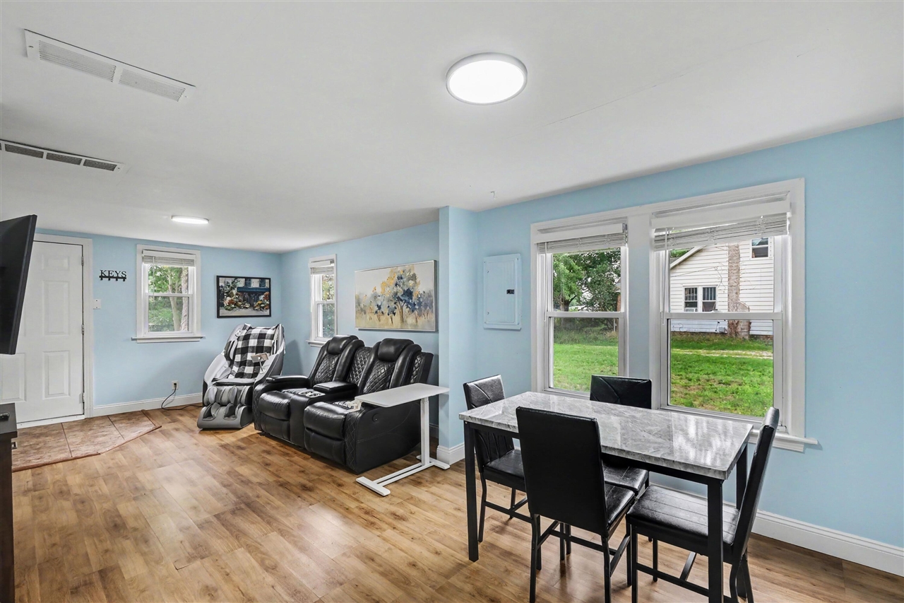 Photo 3 of Single family home for sale at 933 Benjamin Ave, Grand Rapids, MI 49503 | MLS# 70552855 | Listing updated on 2026-10-08