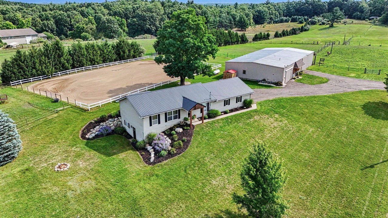 1st image of 10320 Lincoln Lake Ave, Greenville, MI 48838 | MLS# 70552900