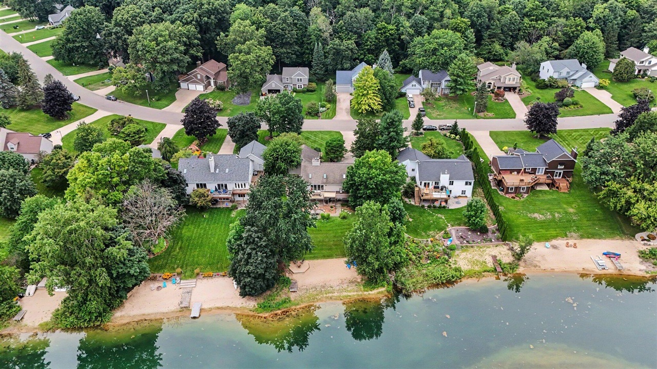 2nd image of 6036 Arroyo Vista Dr, Rockford, MI 49341 | MLS# 70552905