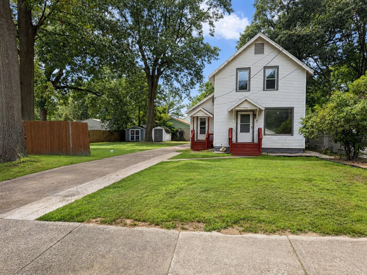 1st image of 1745 Willis Ave, Grand Rapids, MI 49504 | MLS# 70552948
