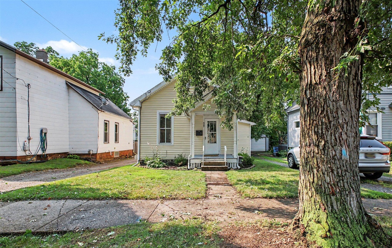 2nd image of 527 Webb St, Jackson, MI 49202 | MLS# 70553006