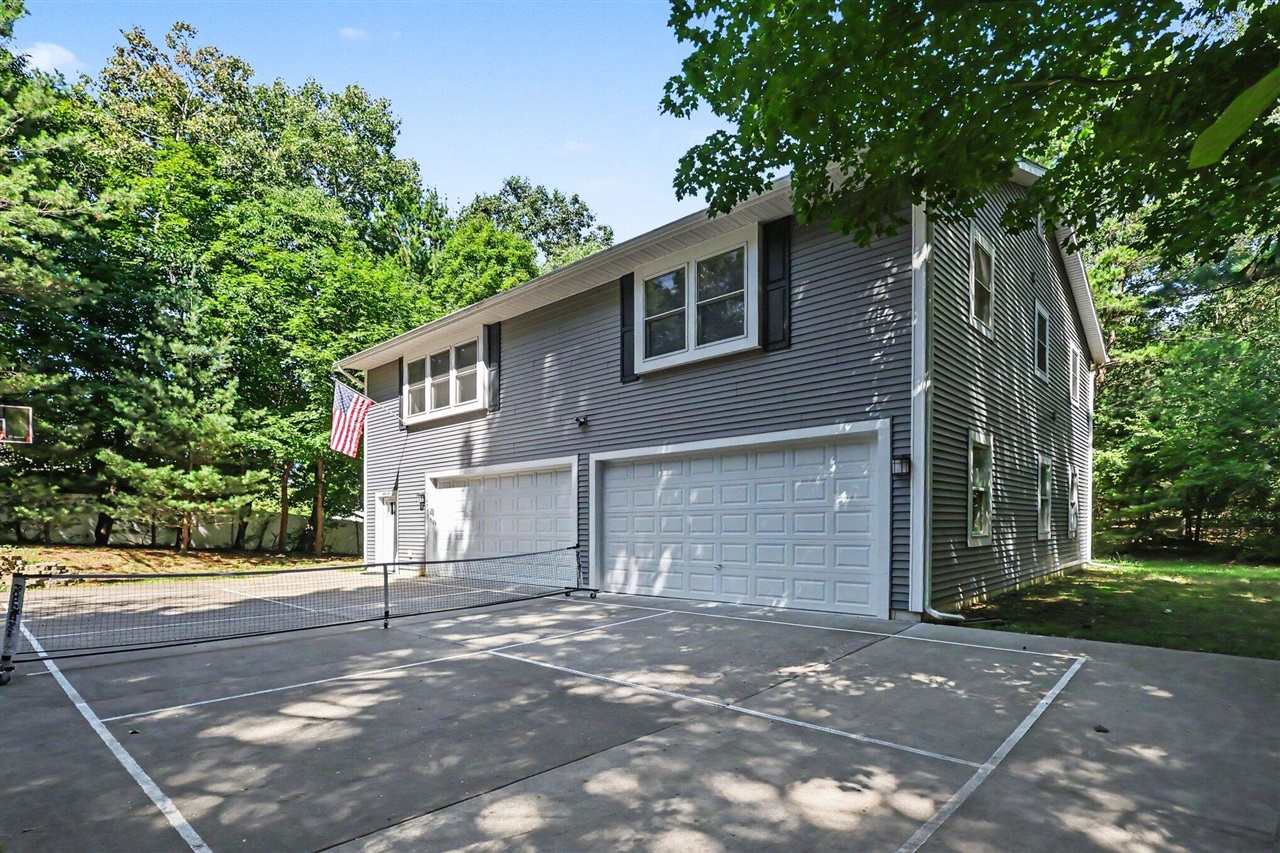Photo 1 of Single family home for sale at 17477 Serenity Ct, Grand Haven, MI 49417 | MLS# 70553019 | Listing updated on 2026-09-01