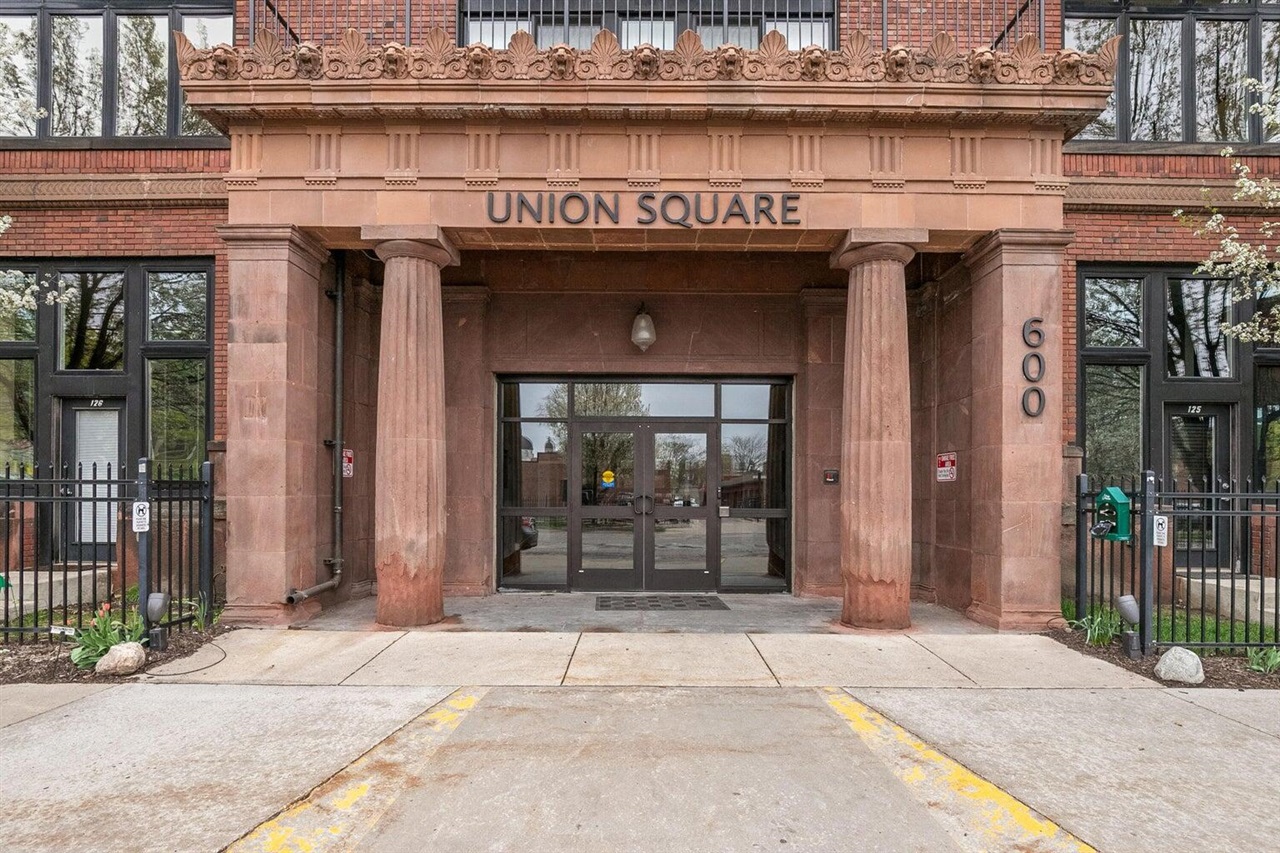 1st image of 600 Broadway Ave #602, Grand Rapids, MI 49504 | MLS# 70553021
