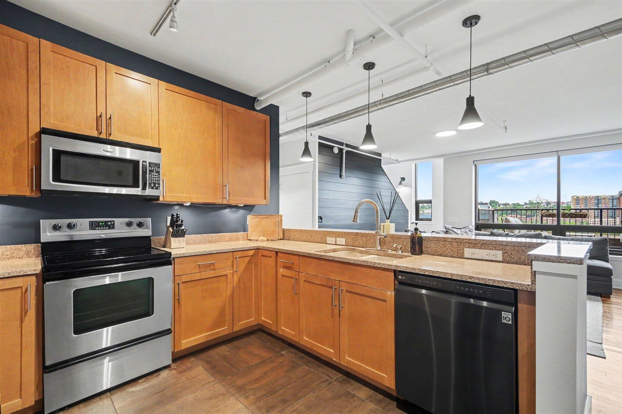 2nd image of 600 Broadway Ave #602, Grand Rapids, MI 49504 | MLS# 70553021