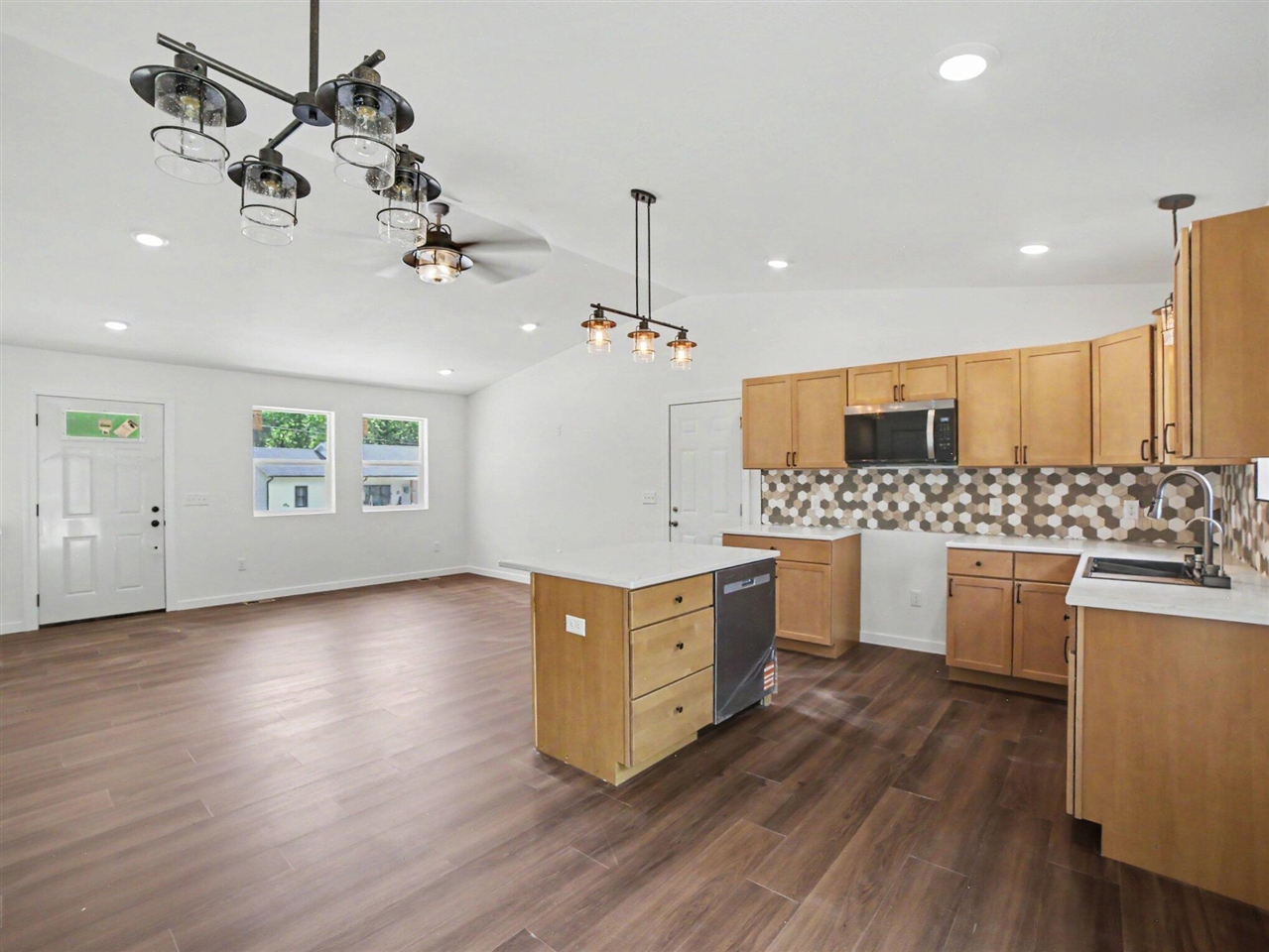 4th image of 480 W Kenwood St, Twin Lake, MI 49457 | MLS# 70553028