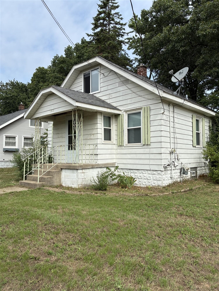 Photo 1 of Single family home for sale at 1543 Mason St, Grand Rapids, MI 49503 | MLS# 70553029 | Listing updated on 2026-10-01