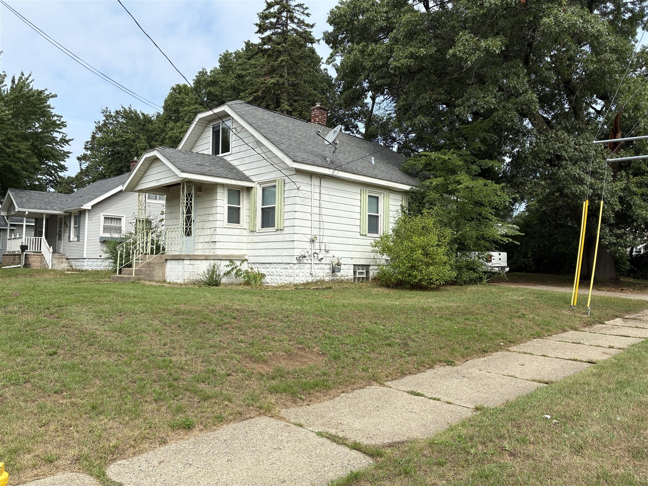 Photo 2 of Single family home for sale at 1543 Mason St, Grand Rapids, MI 49503 | MLS# 70553029 | Listing updated on 2026-10-01