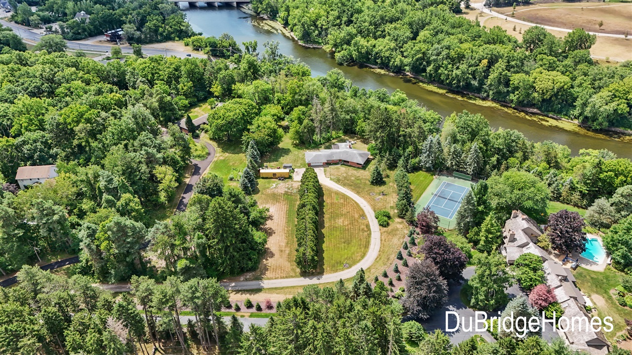 Photo 2 of Single family home for sale at 311 Honey Crk Ave, Ada, MI 49301 | MLS# 70553044 | Listing updated on 2026-10-02