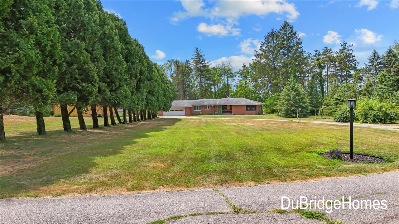 3rd image of 311 Honey Creek Ave, Ada, MI 49301 | MLS# 70553044