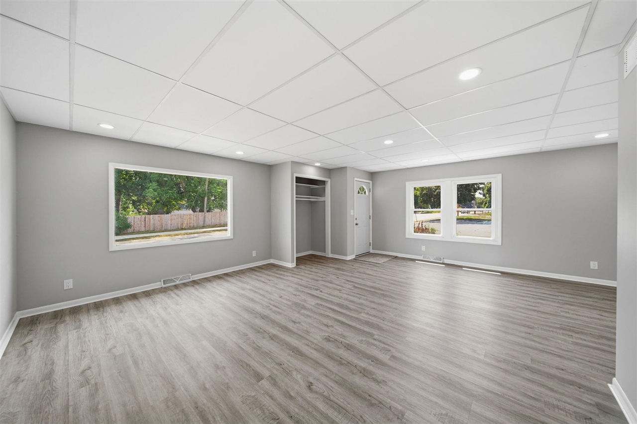 5th image of 208 S Brown St, Jackson, MI 49203 | MLS# 70553059