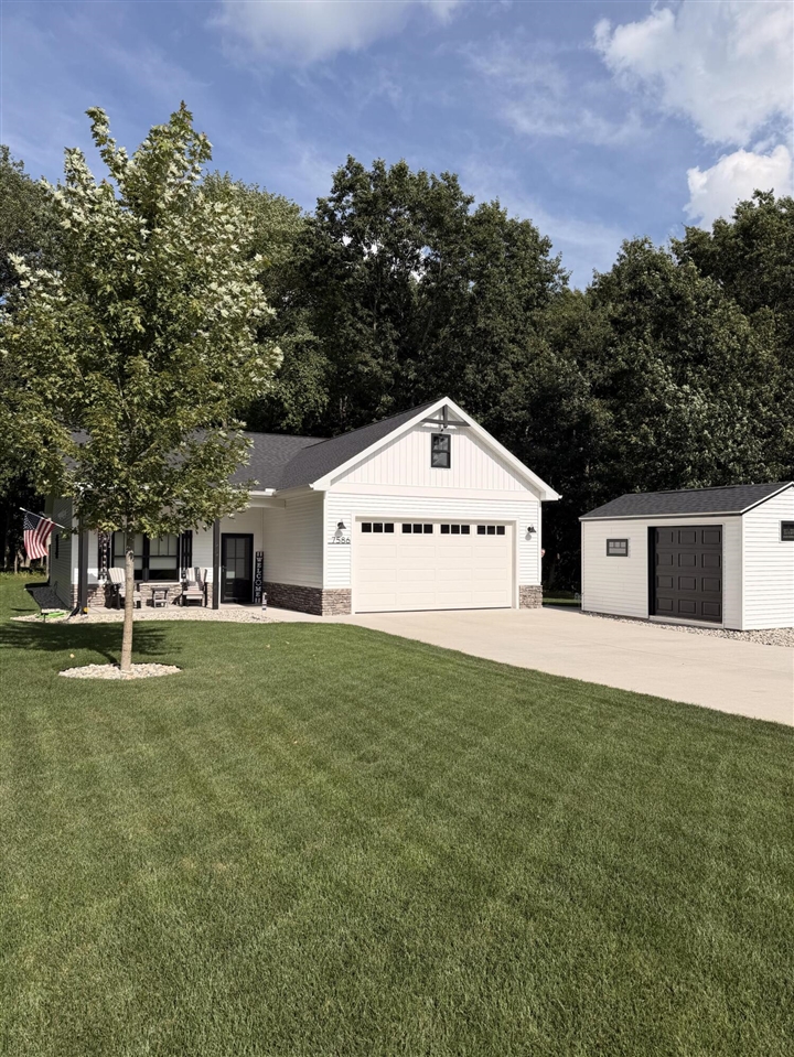 1st image of 7586 Regency Ln, Canadian Lakes, MI 49346 | MLS# 70553085