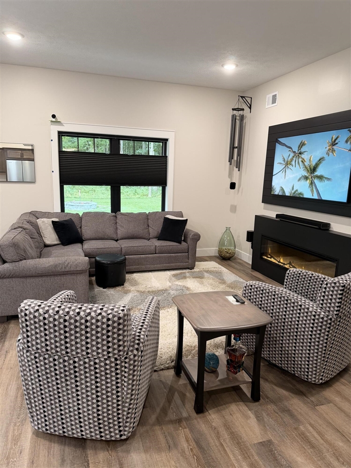 4th image of 7586 Regency Ln, Canadian Lakes, MI 49346 | MLS# 70553085