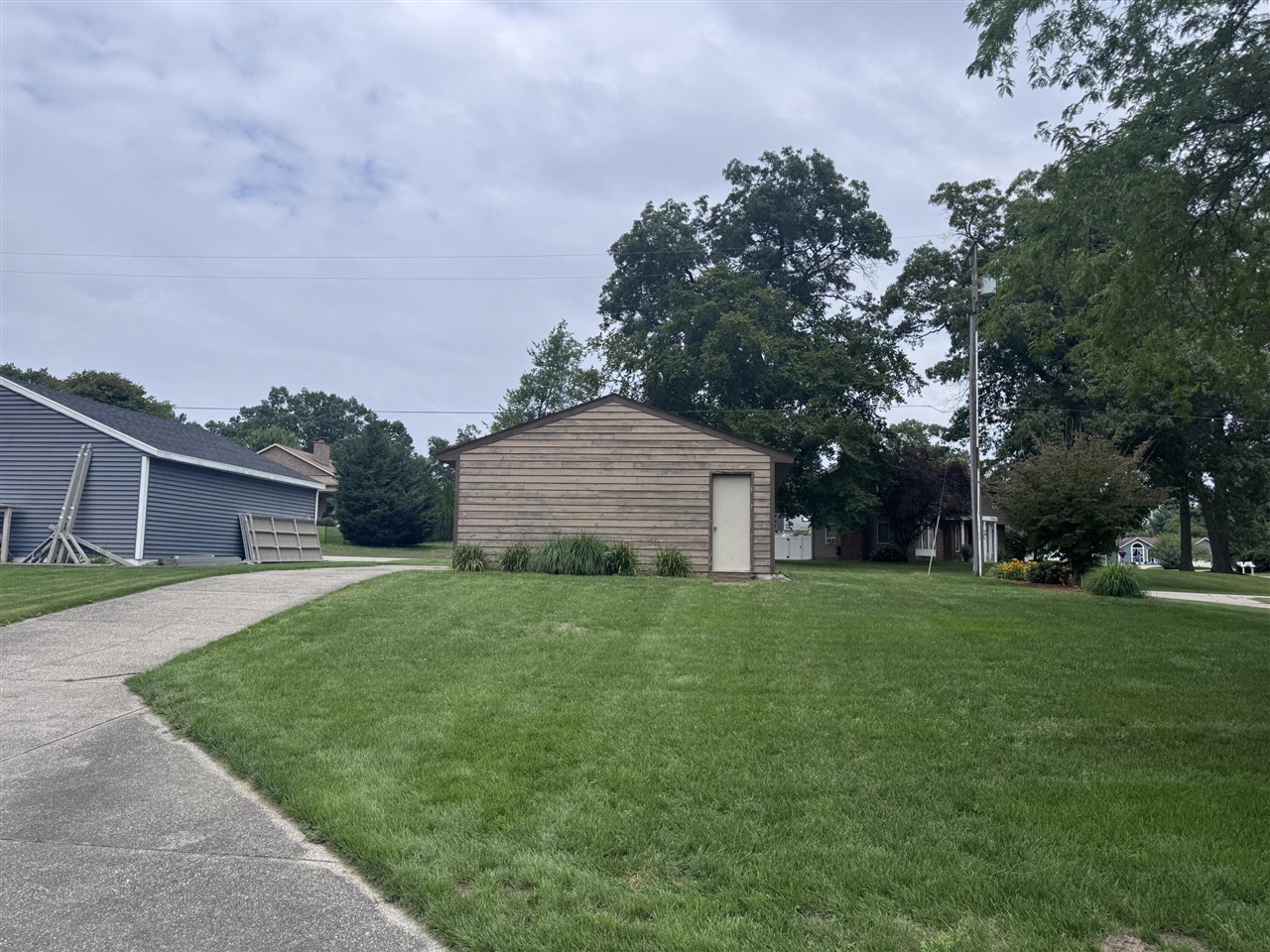 23rd image of 1655 Mulder Dr, Muskegon, MI 49445 | MLS# 70553110