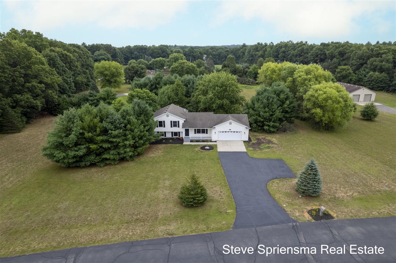 3rd image of 12770 Macclain Ct, Cedar Springs, MI 49319 | MLS# 70553145