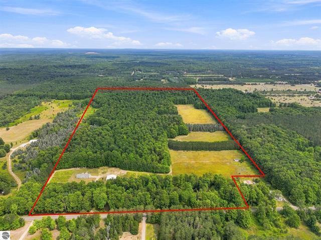 2nd image of 275 S 35 Rd, Cadillac, MI 49601 | MLS# 70553154