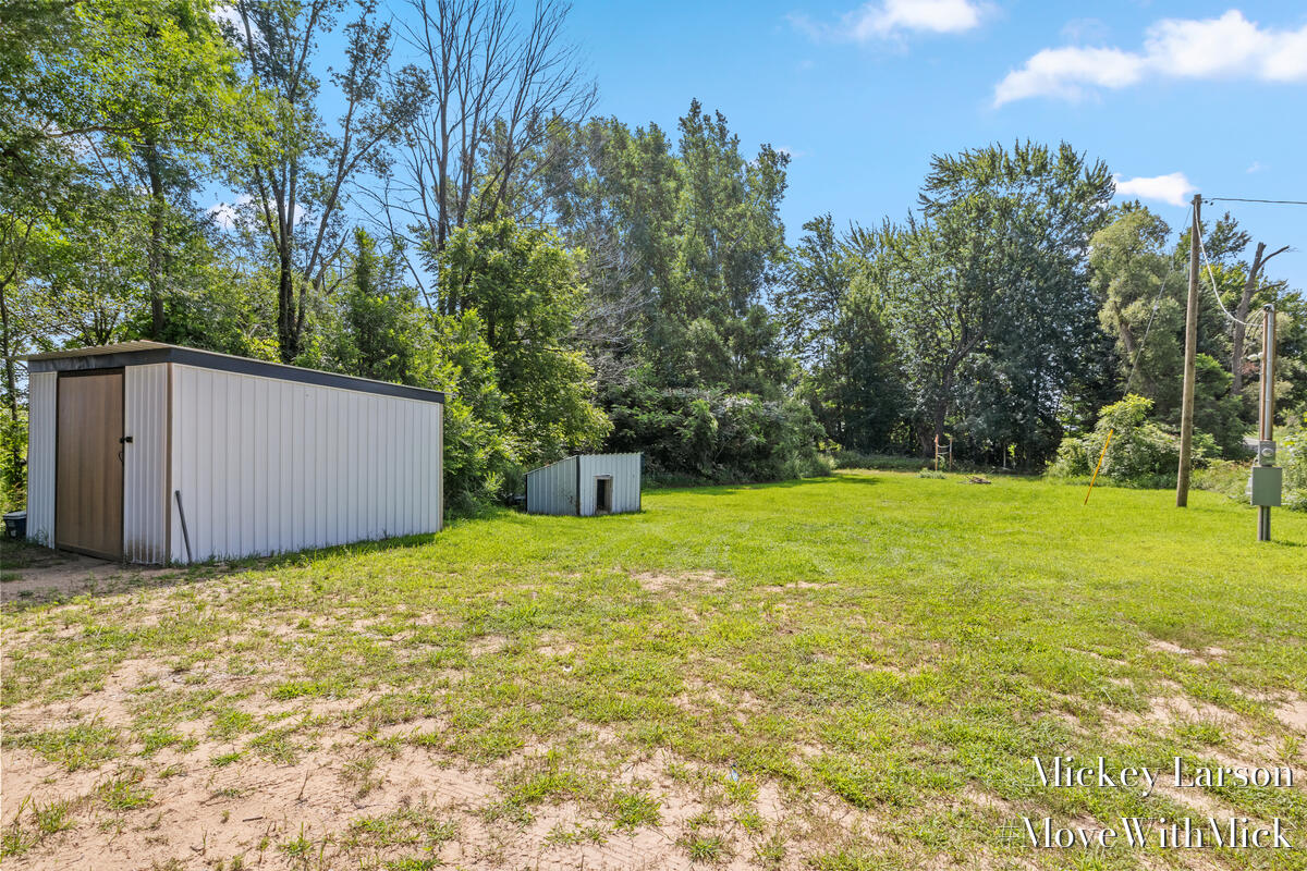 3rd image of 12960 Alger Rd, Grant, MI 49327 | MLS# 70553184