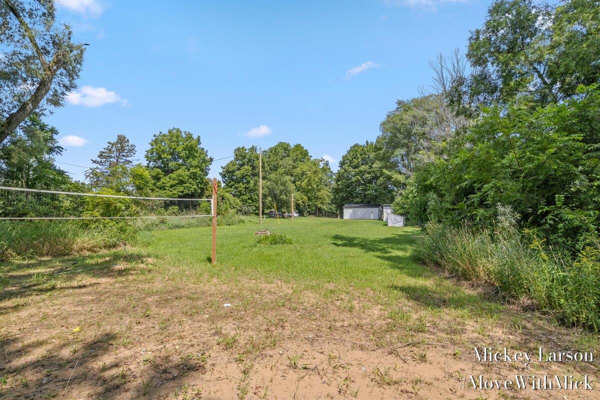 4th image of 12960 Alger Rd, Grant, MI 49327 | MLS# 70553184