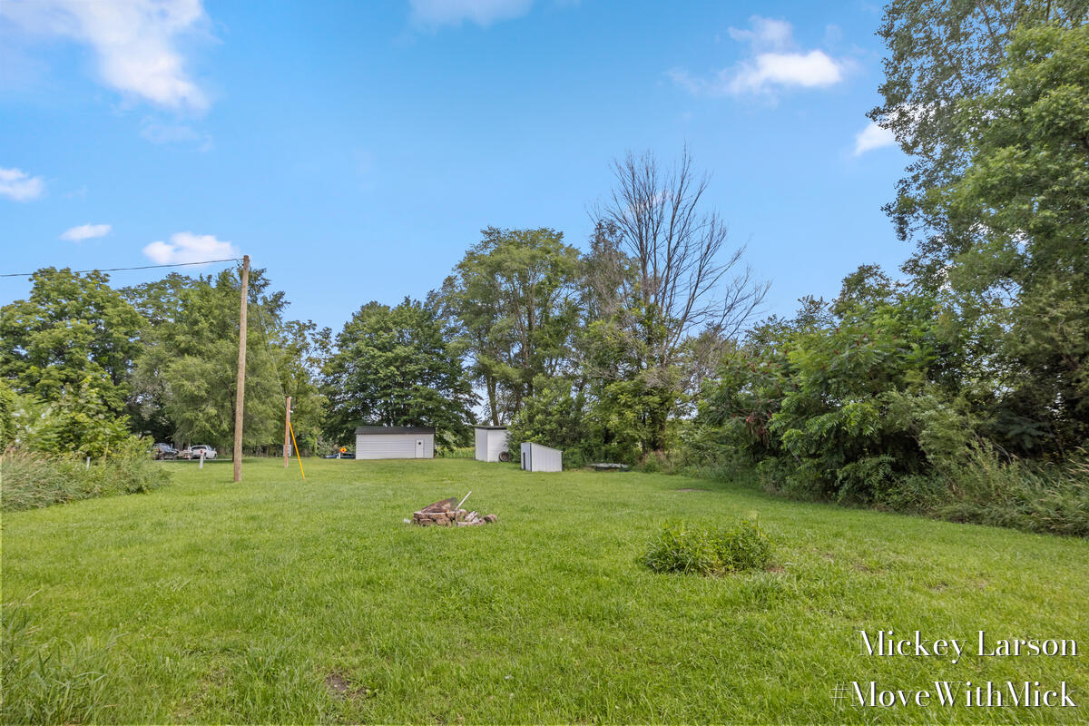 5th image of 12960 Alger Rd, Grant, MI 49327 | MLS# 70553184