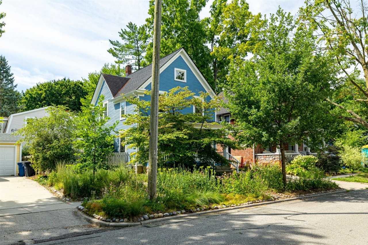 2nd image of 507 W Jefferson St, Ann Arbor, MI 48103 | MLS# 70553197