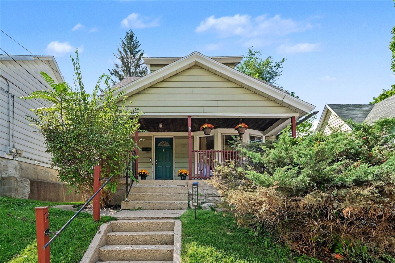 1st image of 1319 N Avenue, Grand Rapids, MI 49505 | MLS# 70553208