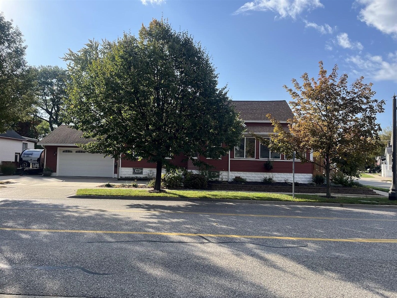 1st image of 412 N 5th St, Grand Haven, MI 49417 | MLS# 70553222