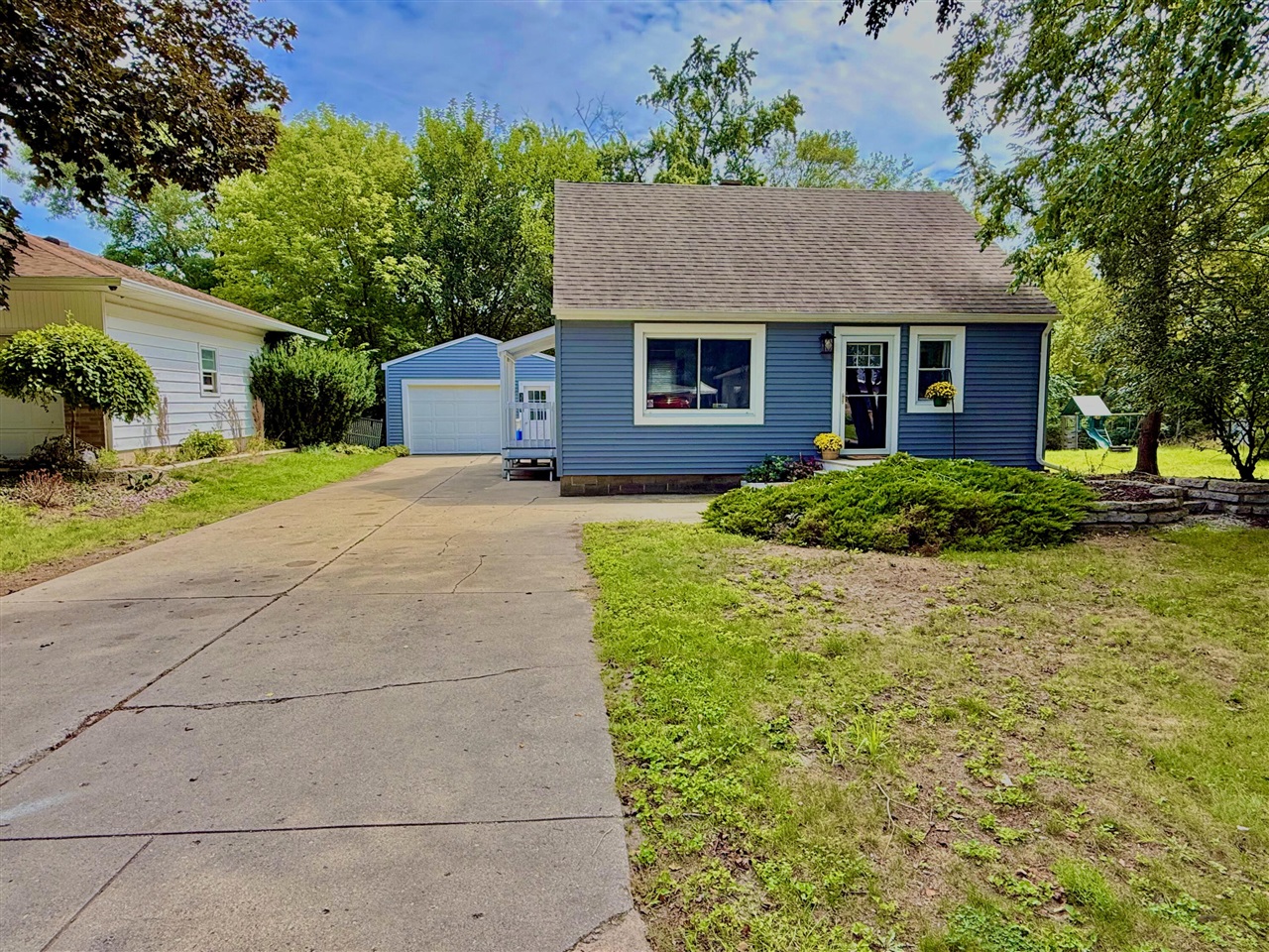 2nd image of 3114 Rypens Dr, Grand Rapids, MI 49504 | MLS# 70553223