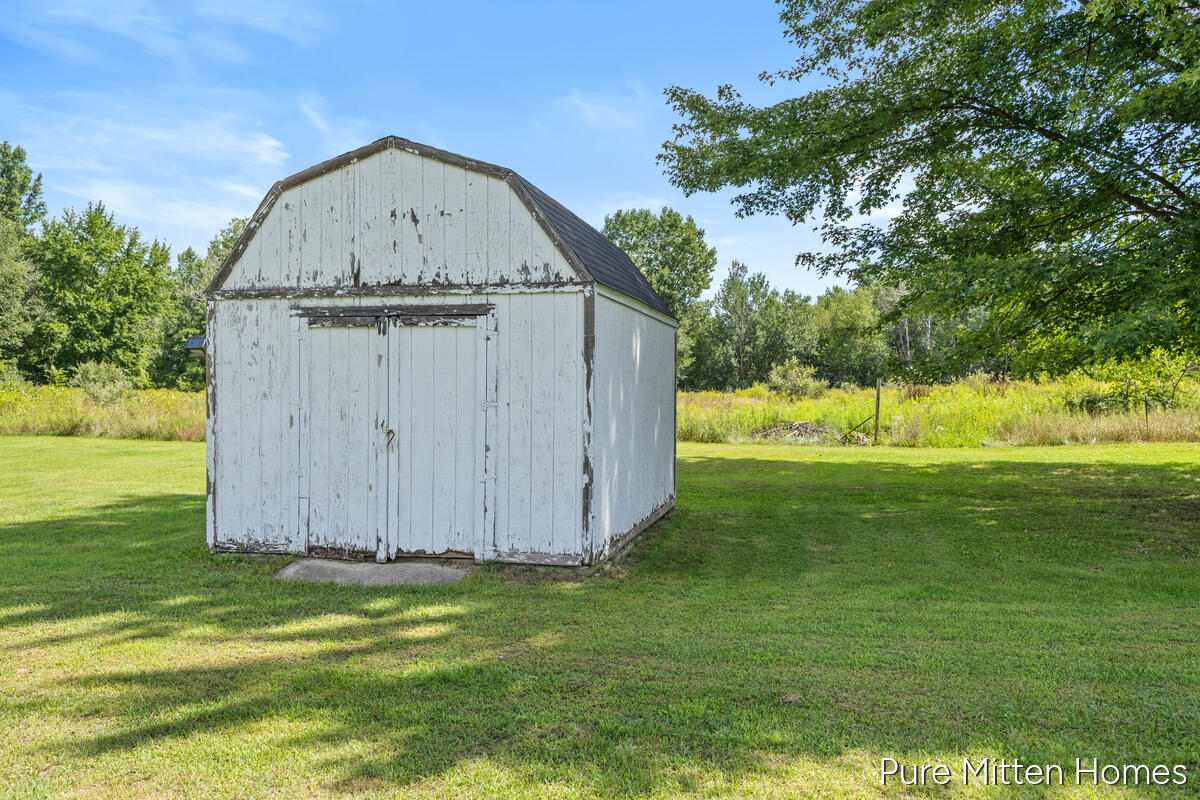20th image of 6118 N Hawley Hwy, Belding, MI 48809 | MLS# 70553228