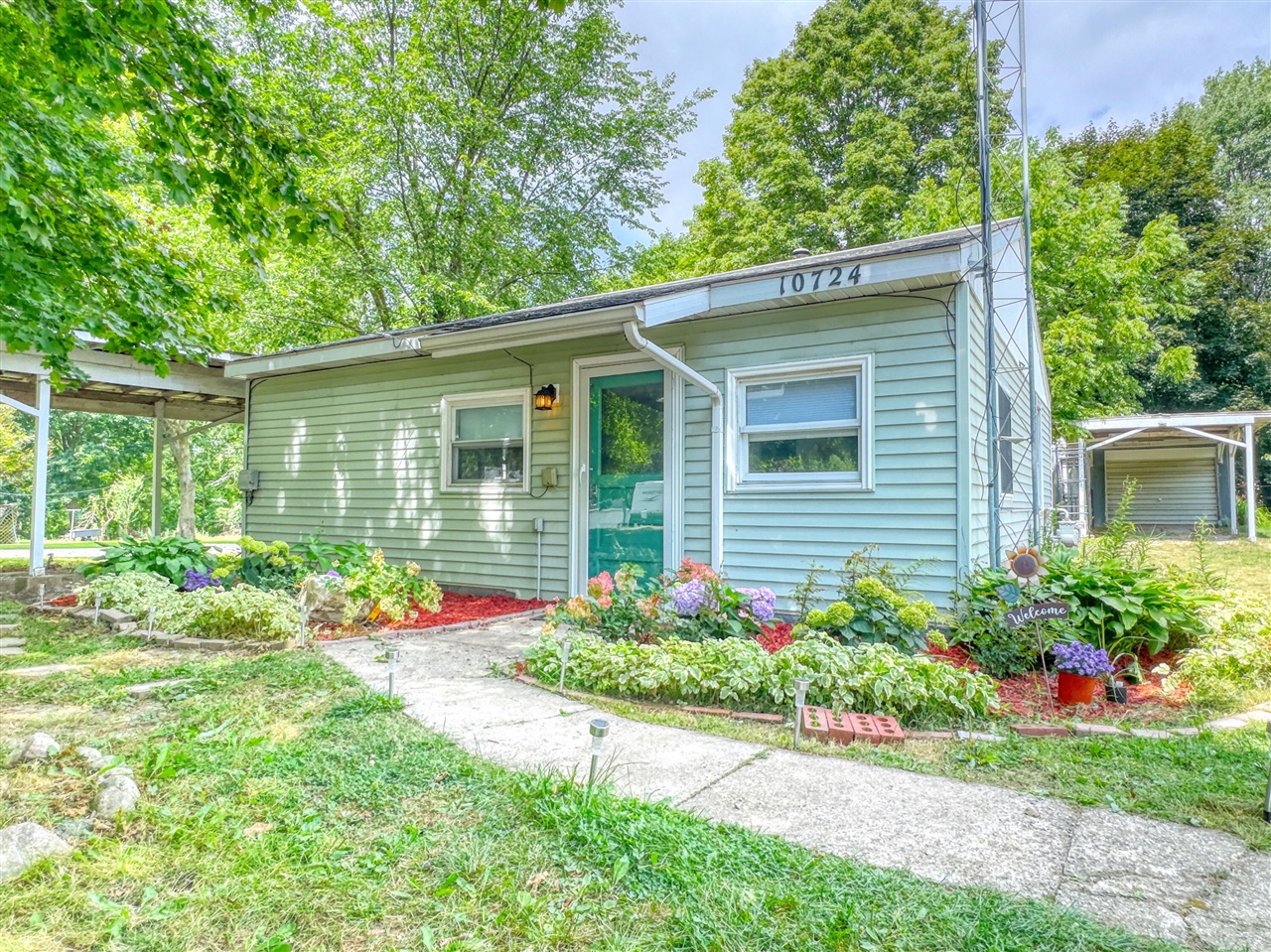 3rd image of 10724 Cutler St, Chippewa Lake, MI 49320 | MLS# 70553251