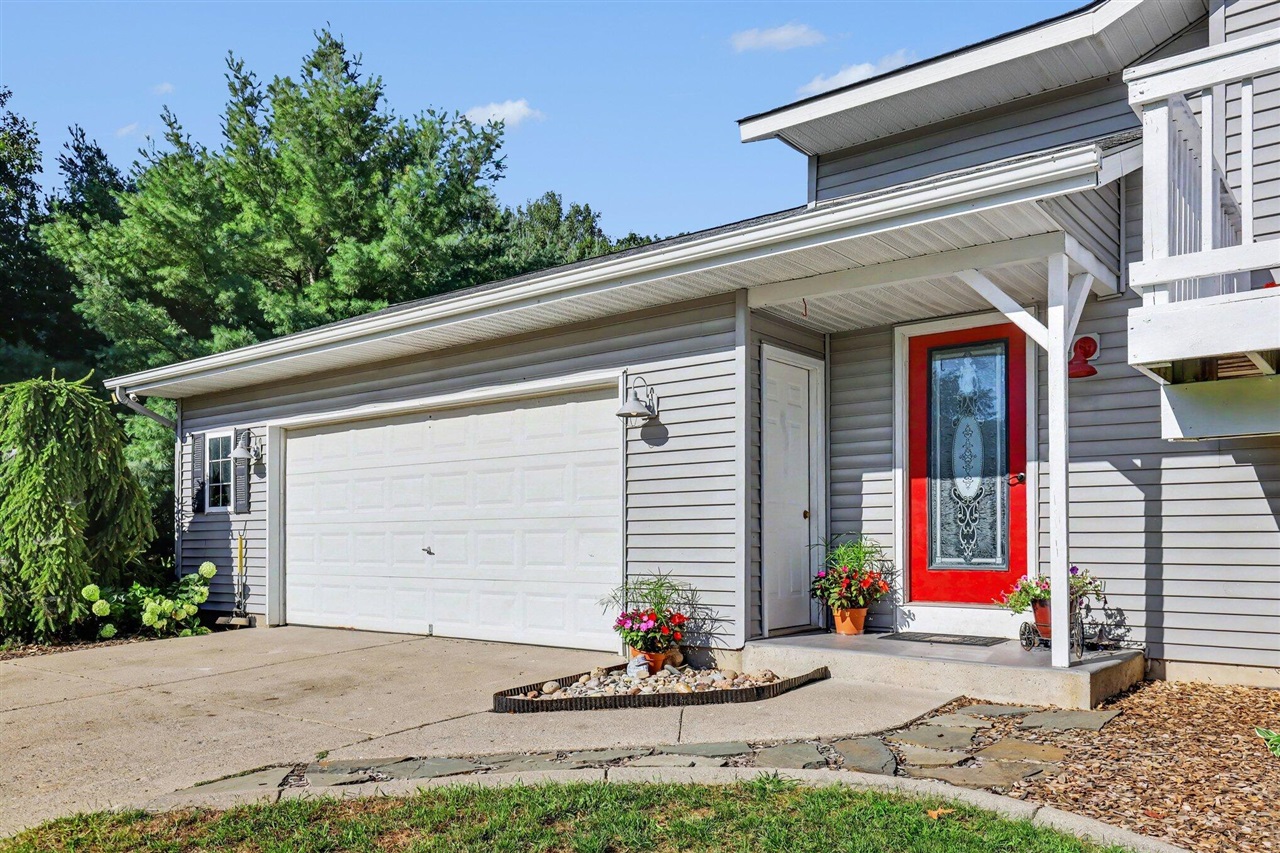 3rd image of 13955 Pine Lake Ave, Cedar Springs, MI 49319 | MLS# 70553261