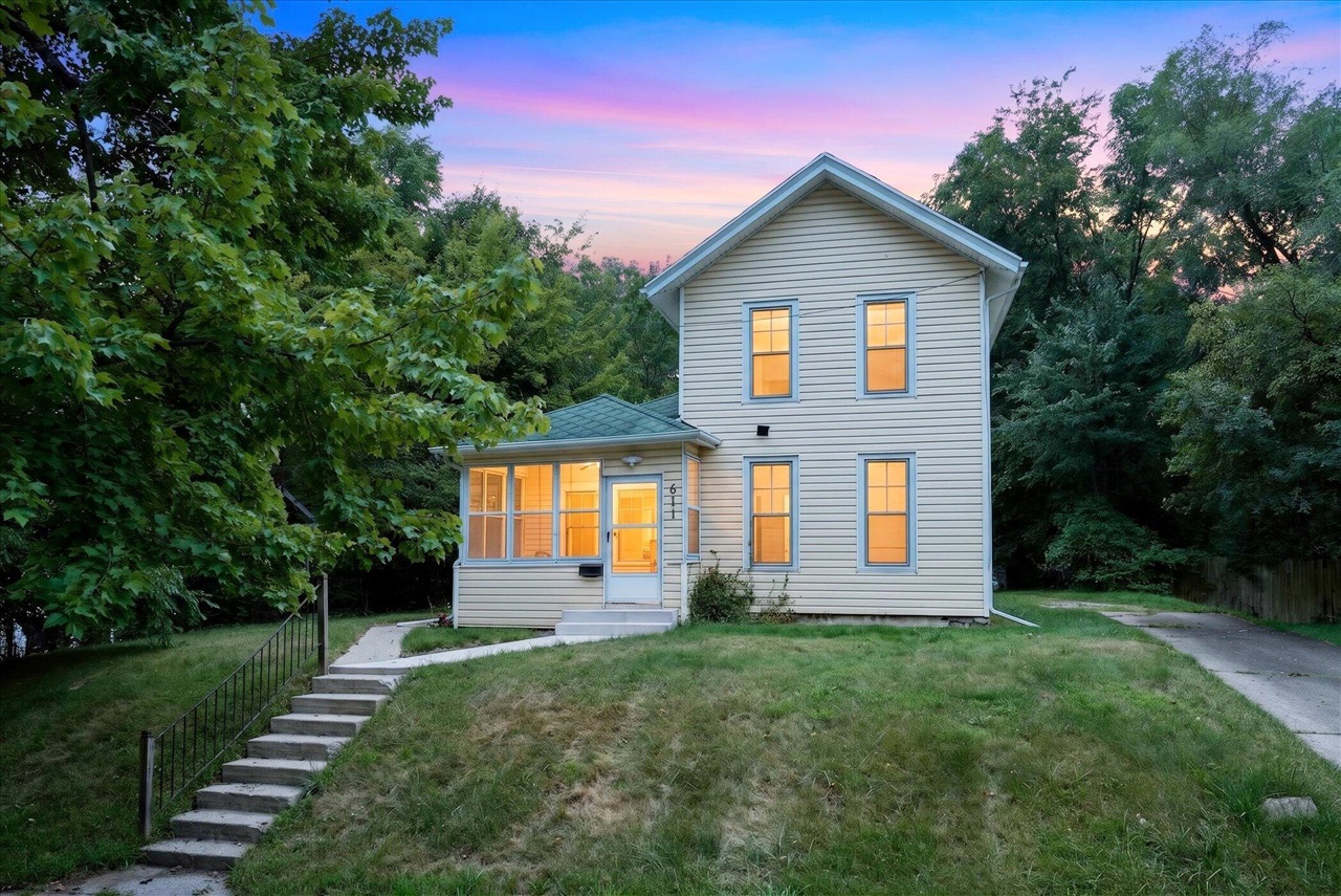 44th image of 611 Oakhill Ave, Jackson, MI 49201 | MLS# 70553263