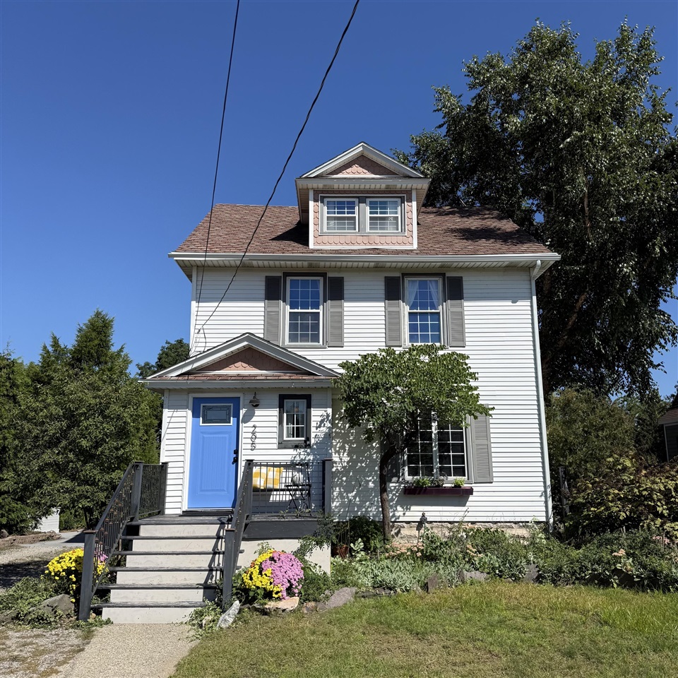 Photo 1 of Sale Pending at 205 E Savidge St, Spring Lake, MI 49456 | MLS# 70553305 | Listing updated on 2026-09-17