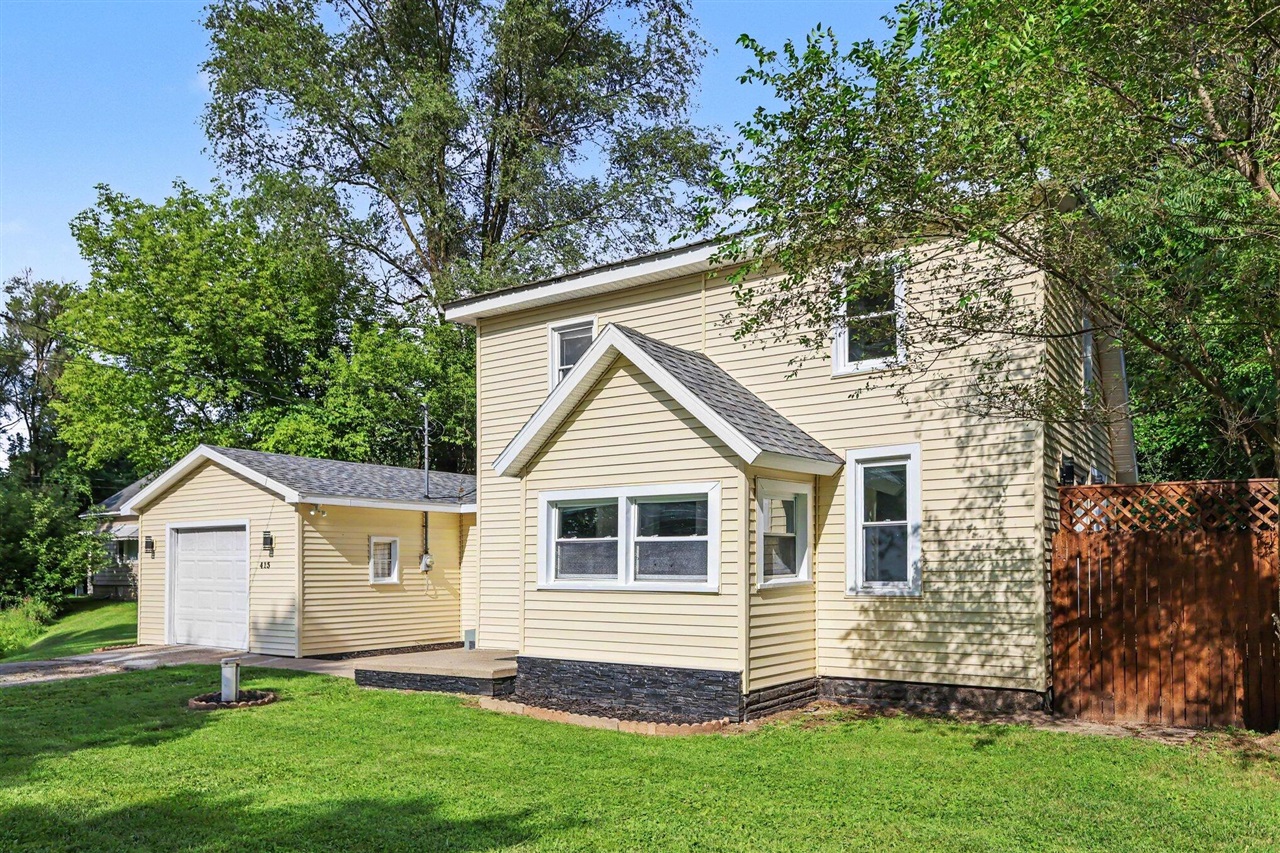 1st image of 413 7th St, Michigan Center, MI 49254 | MLS# 70553307
