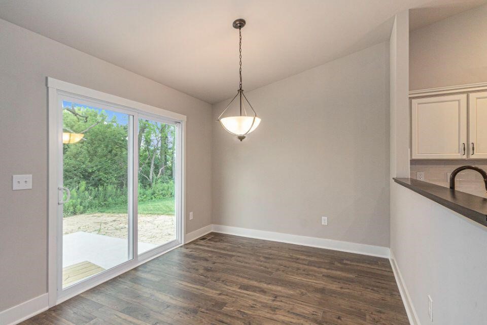 5th image of 945 Ridgetop Cir, Kalamazoo, MI 49009 | MLS# 70553363