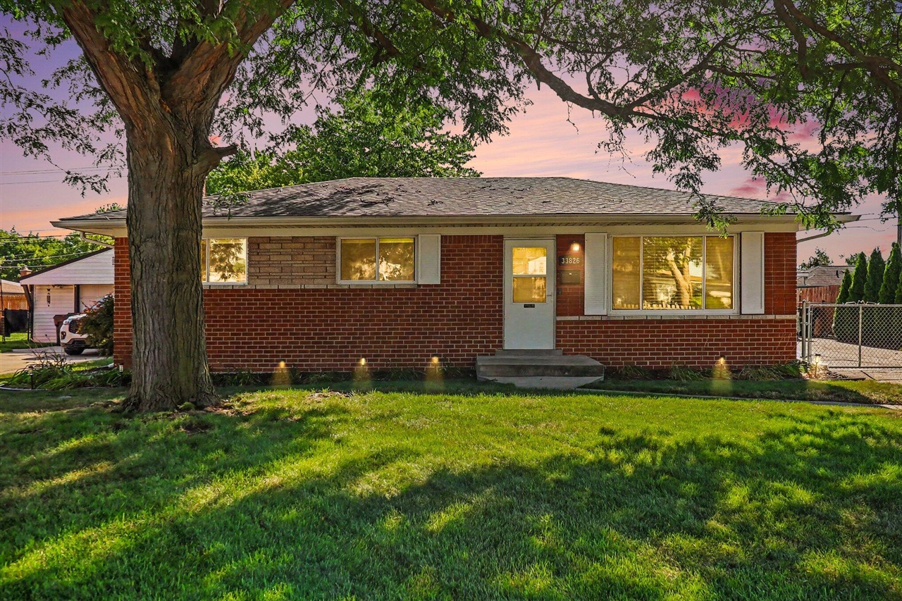 1st image of 33826 Brookshire Dr, Sterling Heights, MI 48312 | MLS# 70553371