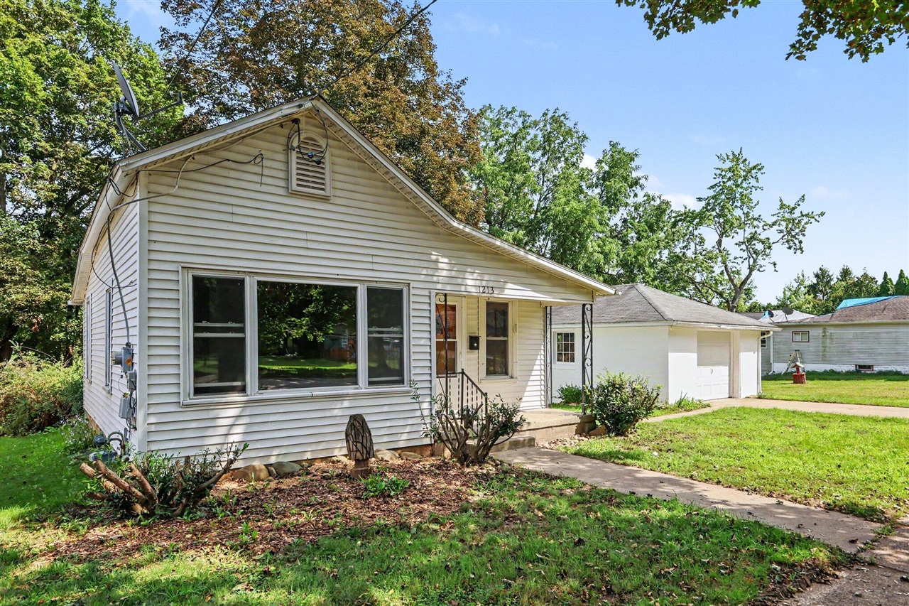 Photo 2 of Sale Pending at 1213 Edwards St, Albion, MI 49224 | MLS# 70553398 | Listing updated on 2026-09-14