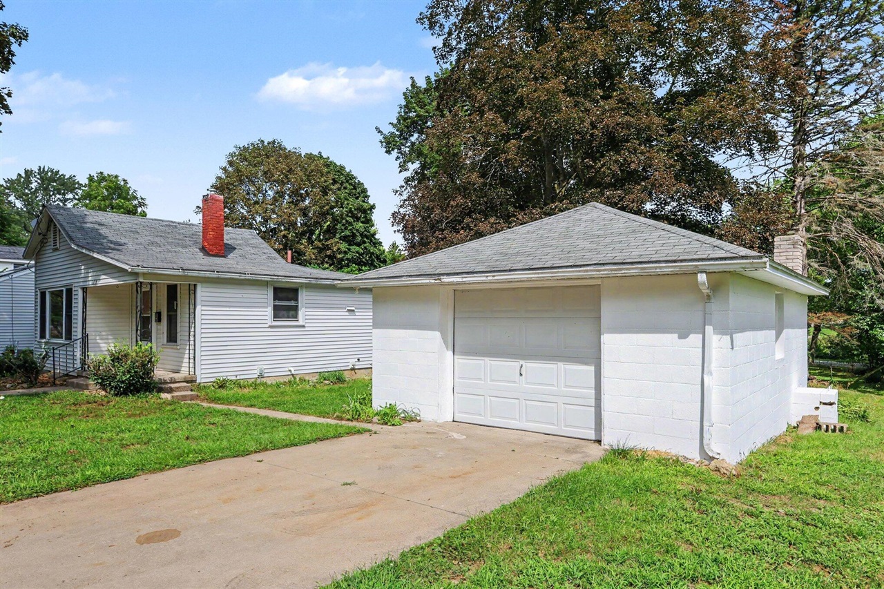 Photo 3 of Sale Pending at 1213 Edwards St, Albion, MI 49224 | MLS# 70553398 | Listing updated on 2026-09-14