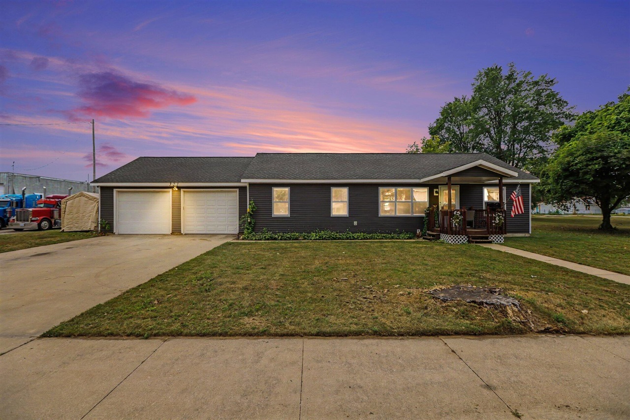 1st image of 321 Wright St, Cadillac, MI 49601 | MLS# 70553404