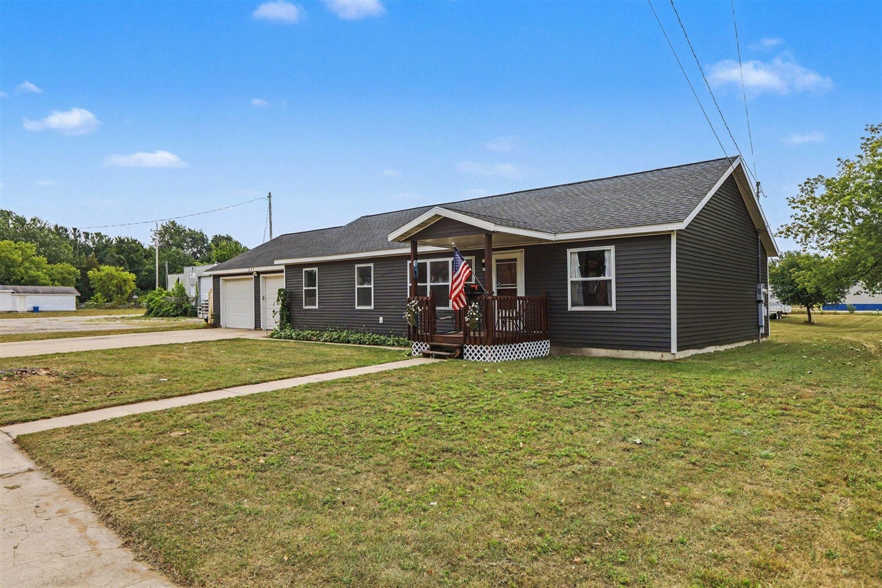 2nd image of 321 Wright St, Cadillac, MI 49601 | MLS# 70553404