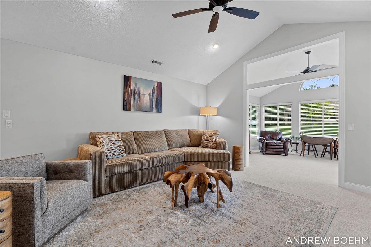 5th image of 1220 Waterwalk Dr, Holland, MI 49423 | MLS# 70553409