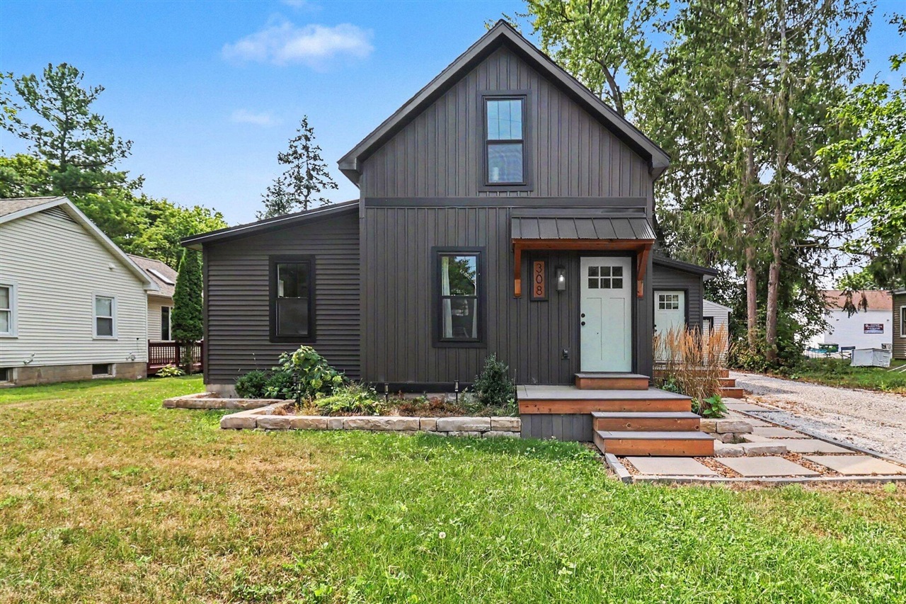 Photo 2 of Single family home for sale at 308 E Broadway St, Scottville, MI 49454 | MLS# 70553425 | Listing updated on 2026-09-04