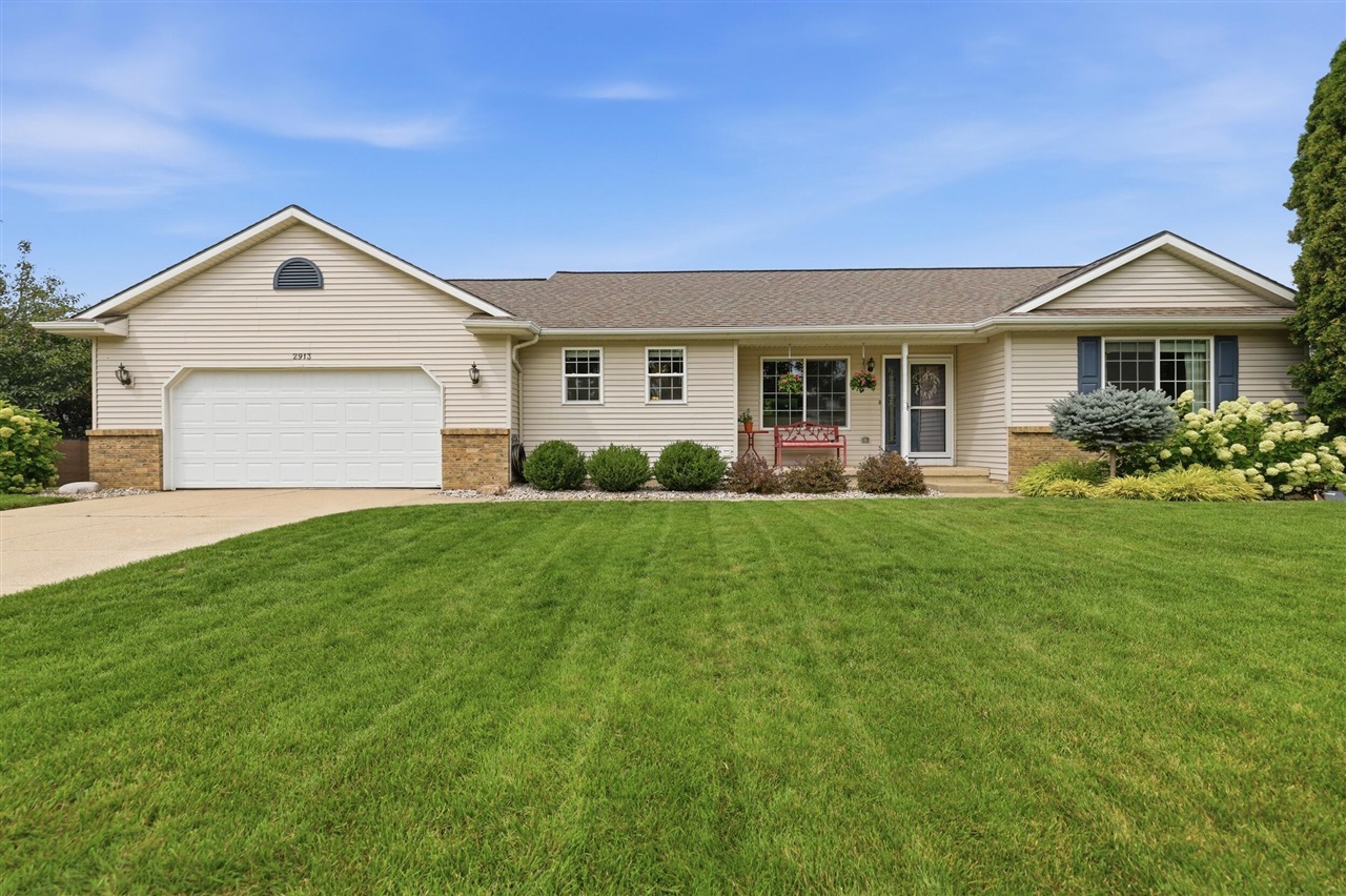 Photo 1 of Single family home for sale at 2913 Belle Meadow Dr, Byron Center, MI 49315 | MLS# 70553427 | Listing updated on 2026-10-05