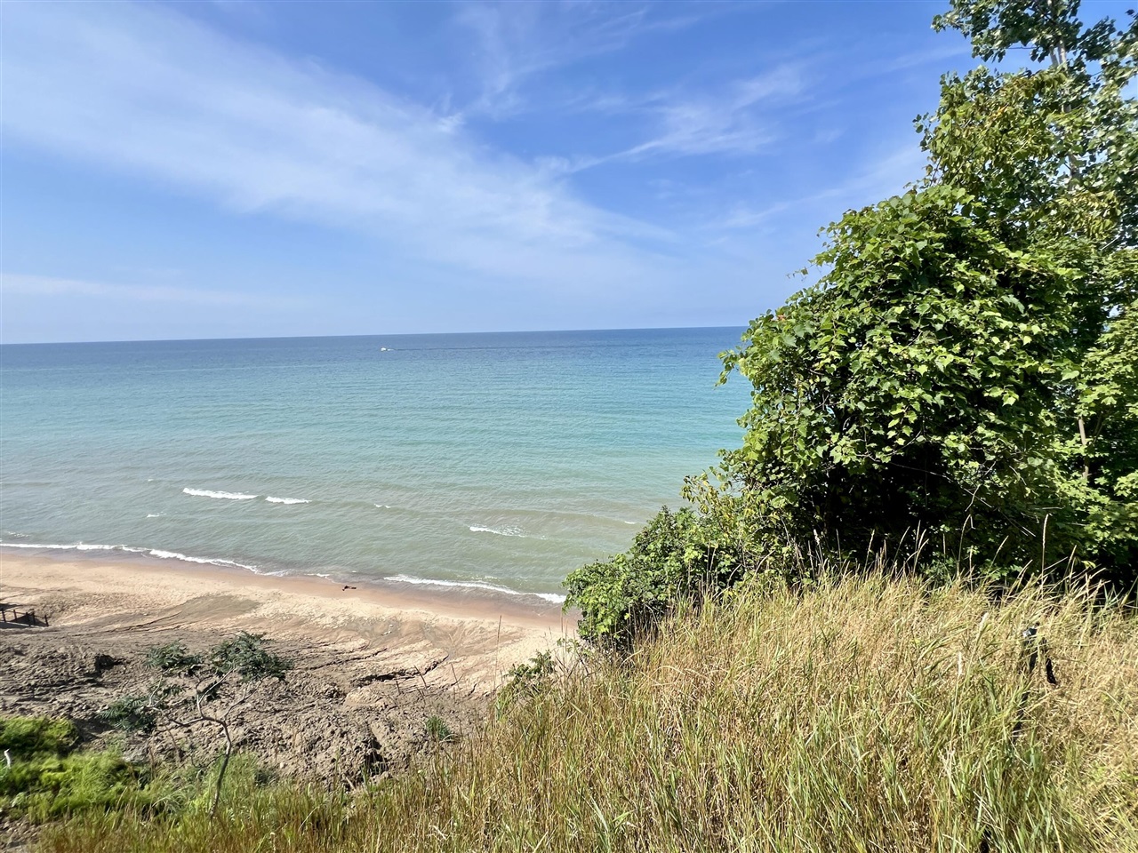2nd image of 3007 Lakeshore Dr, Fennville, MI 49408 | MLS# 70553429