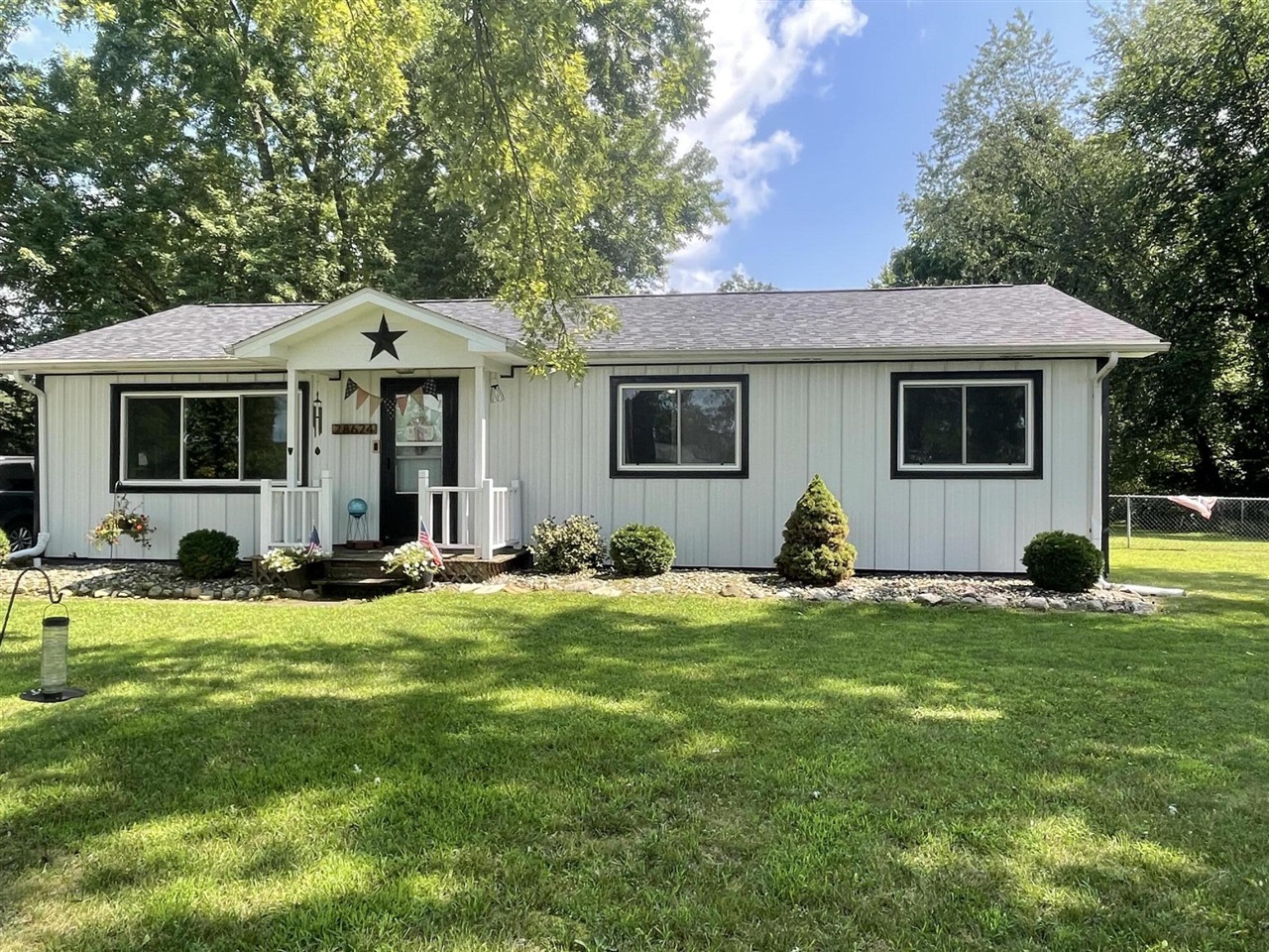 1st image of 28624 Wilson Dr, Dowagiac, MI 49047 | MLS# 70553464