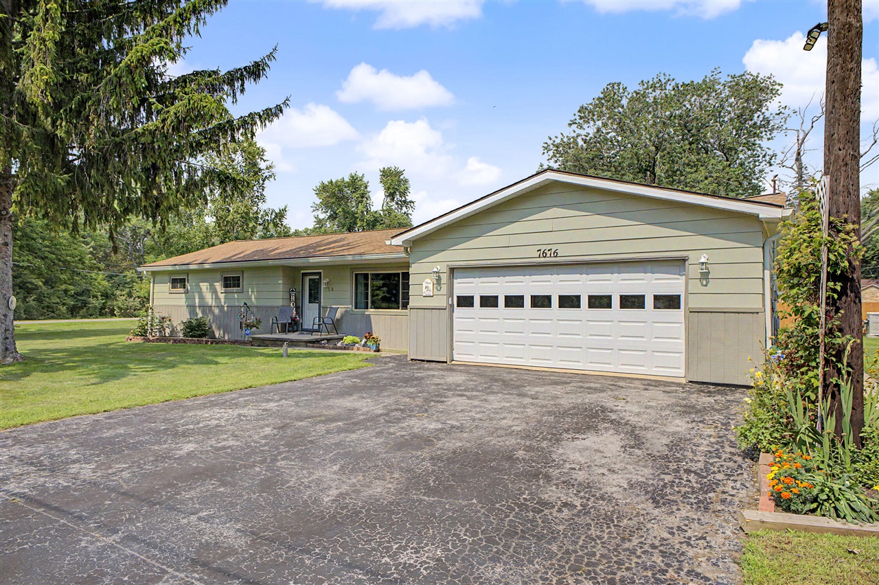 4th image of 7676 Southmoor Dr, Monroe, MI 48161 | MLS# 70553468
