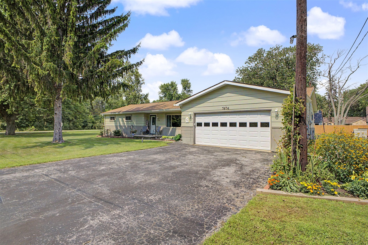 5th image of 7676 Southmoor Dr, Monroe, MI 48161 | MLS# 70553468