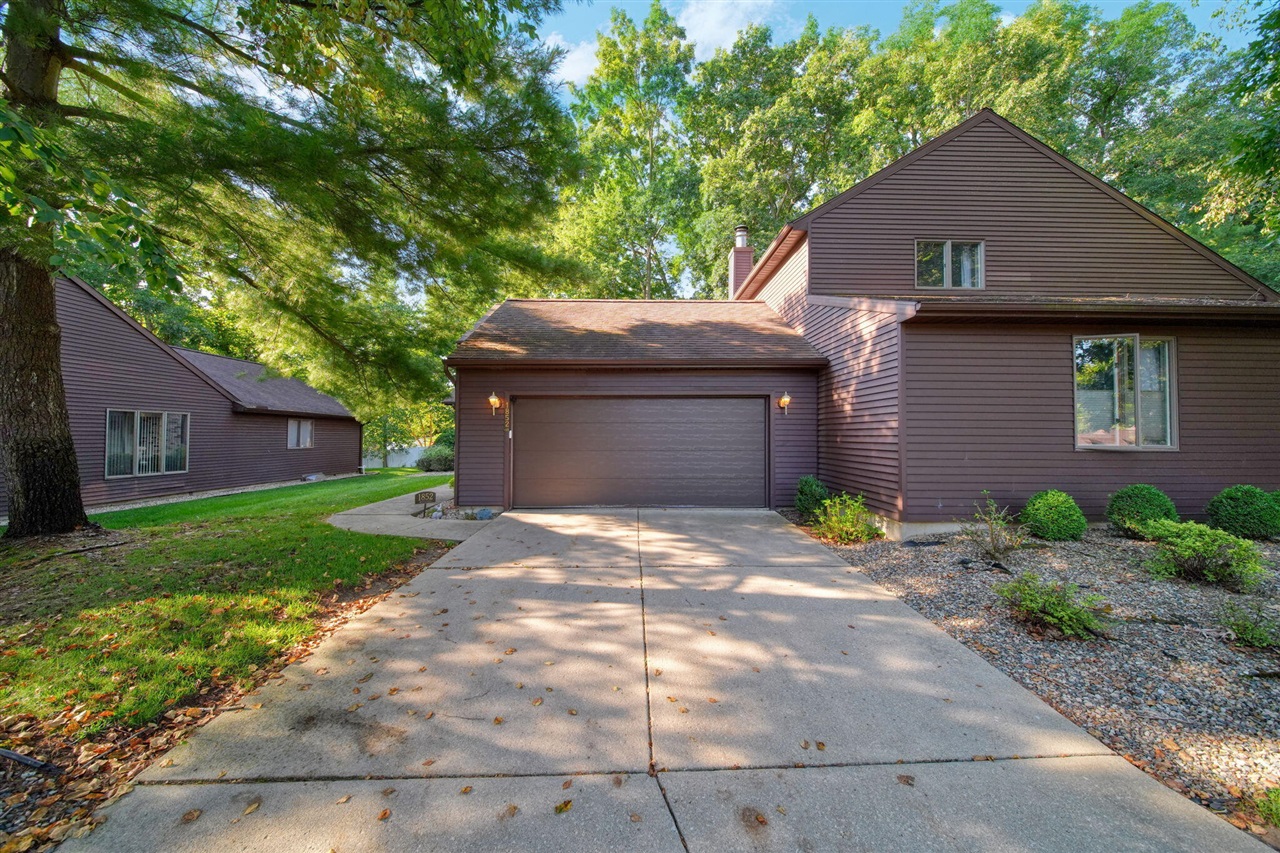 2nd image of 1852 Wedgefield, Jackson, MI 49201 | MLS# 70553478